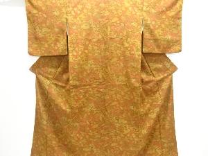 蝶に草花模様小紋着物